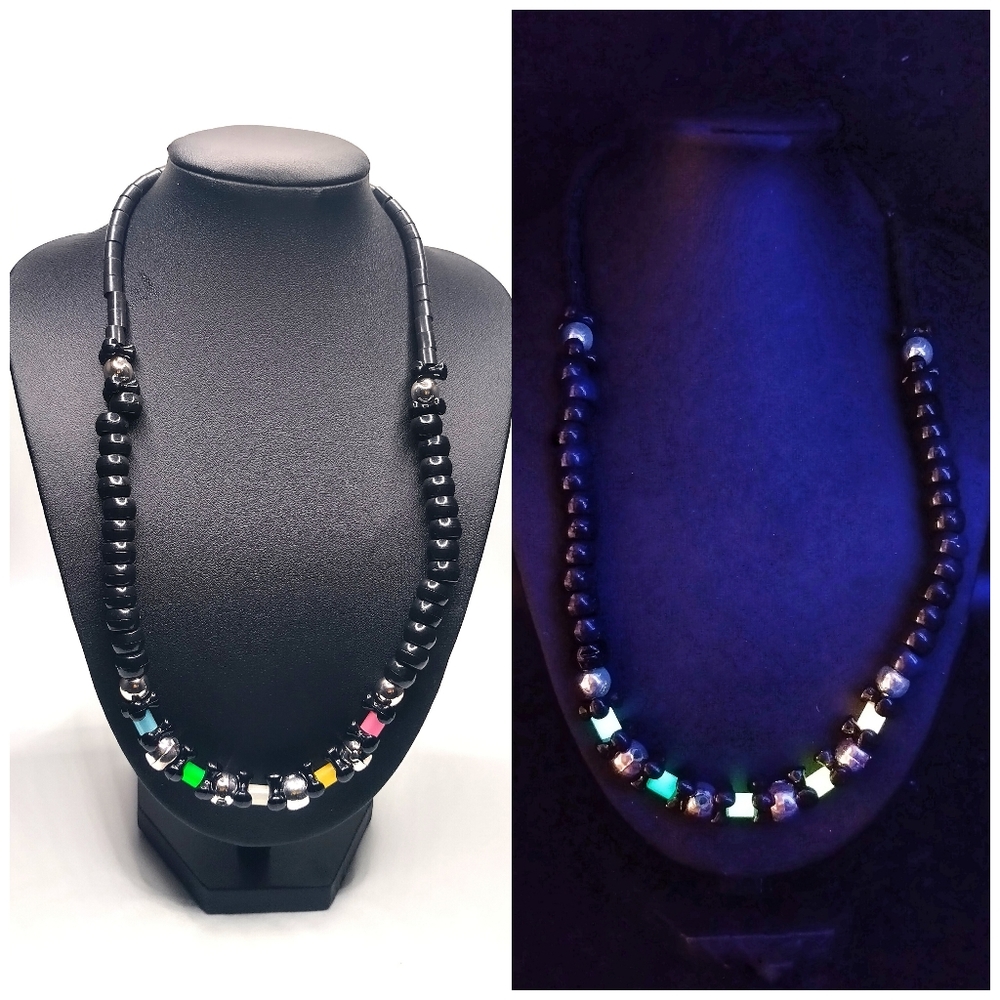 GLOW NECKLACE